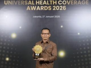Raih Penghargaan UHC Award 2026, Bupati Samsul Mahmud: Pastikan Tak Ada Warga Kurang Mampu Tak Tercover JKN