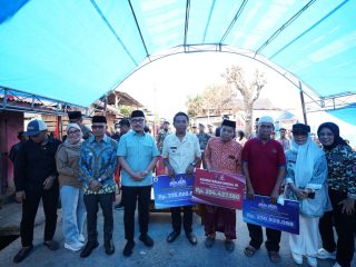 Gubernur Suhardi Duka Kunjungi Korban Kebakaran Galung Tulu, Salurkan Bantuan Rp600 Juta