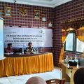 Direktur YKPM Sulsel, Mulyadi Prayitno saat mengantar dan membuka pertemuan K2P2 di Desa Lampoko, Kamis, (9/4/2026). Foto: Kay
