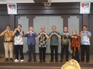 Gubernur Suhardi Duka Sambut Wamen HAM di Rujab, Paparkan Kondisi Sulbar yang Kondusif