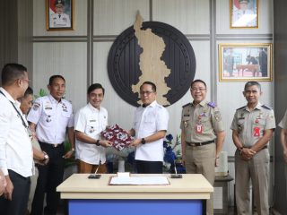 Pemprov Sulbar Percepat Legalitas Aset, 8 Sertifikat Diserahkan ATR/BPN