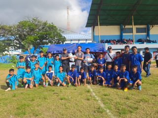 Dukung Bakat Lokal, PSSI Sulbar Distribusikan Bantuan Bola ke Sekolah Dasar di Majene
