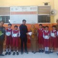 Dorong Pembinaan Usia Dini, PSSI Sulbar Kembali Salurkan Bantuan Bola ke Sejumlah SD di Polman