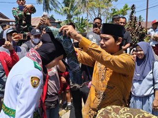 Pulang Bertugas dari Istana Negara, Ismi Paskibraka Nasional Disambut Meriah Warga Desa Bonra Polman